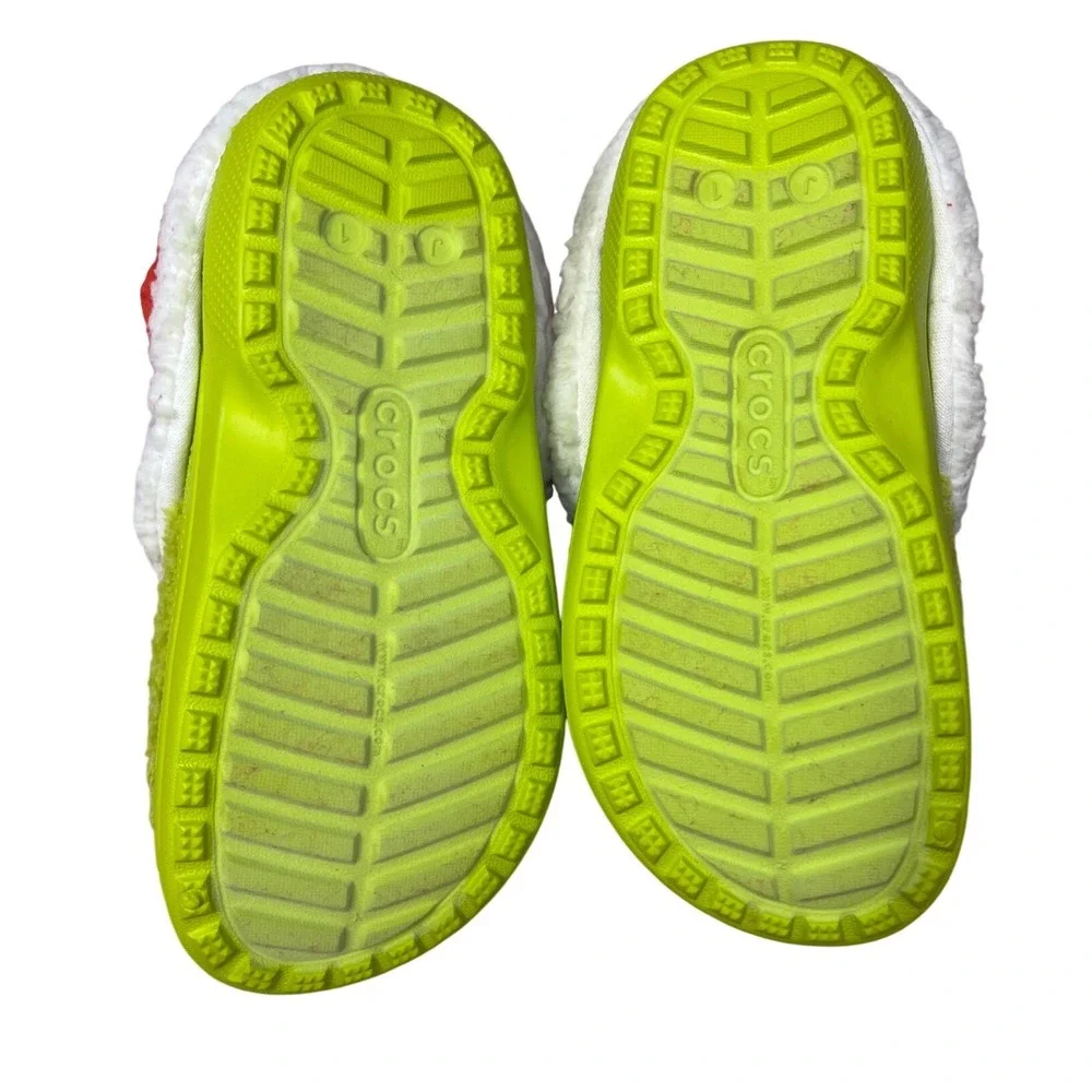 Crocs Kids Classic Lined Grinch Clogs Green Red Holiday Shoes J1